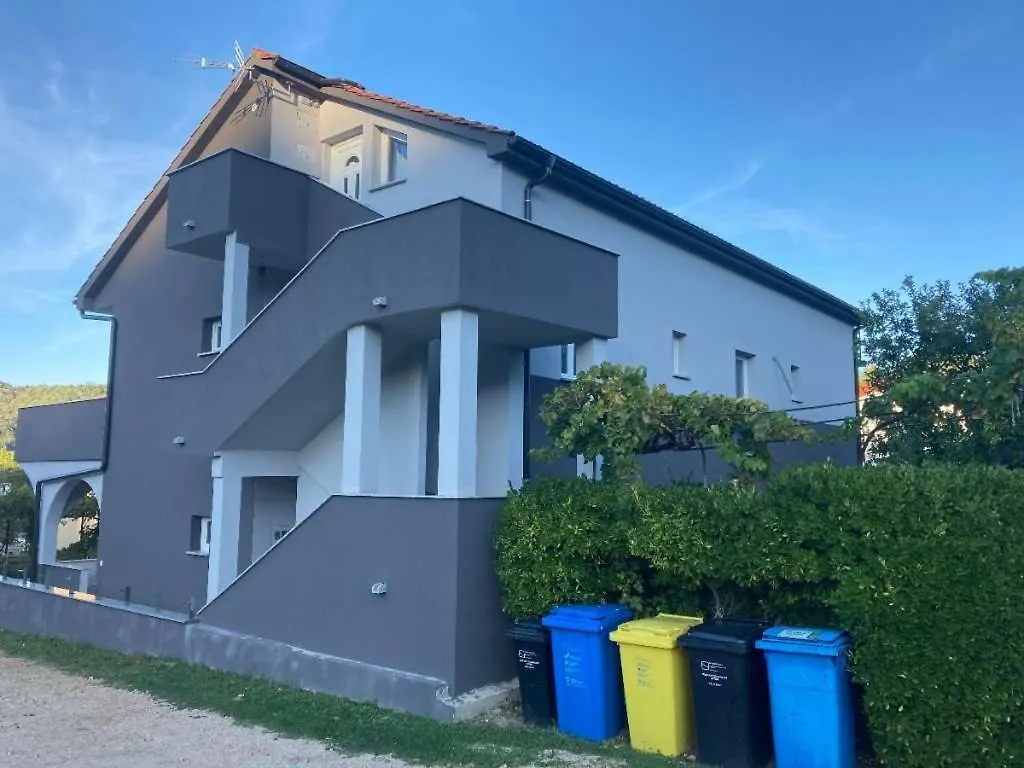 Apartment Julia Supetarska Draga 0*,  Croatia